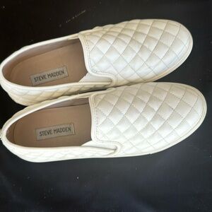 Steve Madden White leather shoes 10